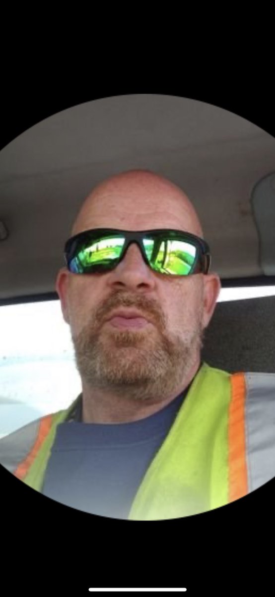 DavaniMusic's tweet photo. @BertJohnson6290 @The_Big_Johnson @POTUS I’m bout to use your face for 75% of my text responses got the duck face and all 😂😂😂 thank you https://t.co/DTc1Pfq4rD