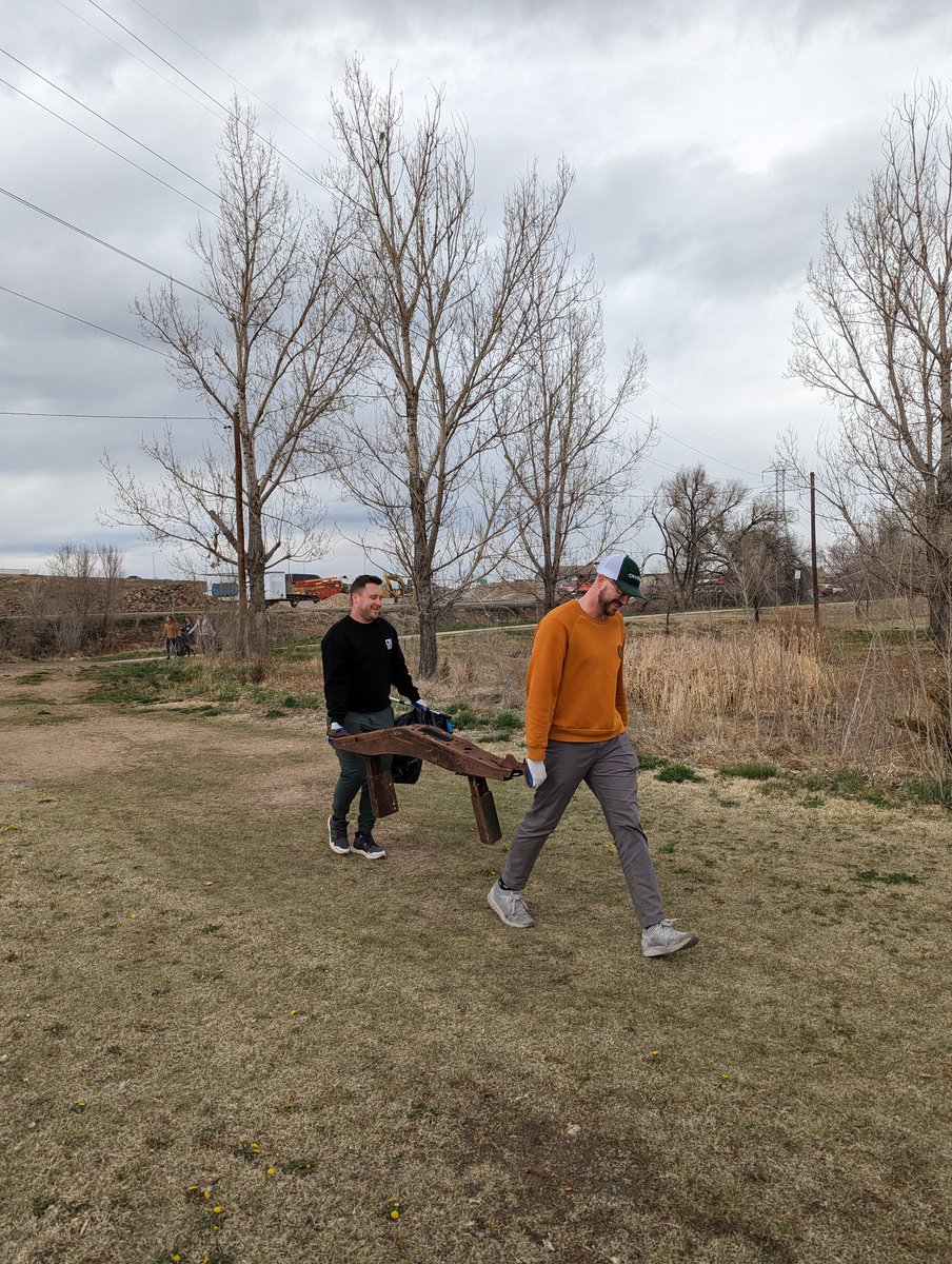 Jacob_Papka's tweet photo. Happy Earth Day! A group of us from @EnverusEnergy's Denver Green Team doing our part to help keep our community clean! #EarthDay2023 https://t.co/1mEvoB6ZWK