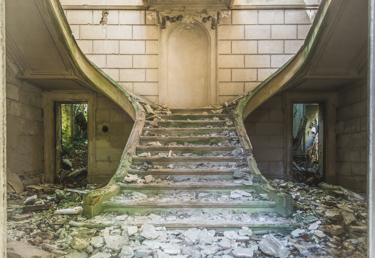 ImagesDeShery's tweet photo. “Nous sommes un escalier à double révolution : quand une moitié de nous monte, l'autre descend.”
2018 https://t.co/6WAX3lDn55