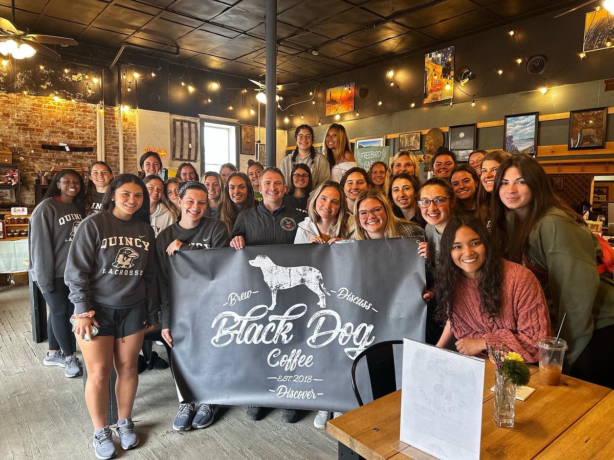 quhawkswlax's tweet photo. Lunch stop to check in on alumna Marissa Bergstedt in Logansport, IN, and to check out her place @black_dog_coffee.
We are so proud of you! Thanks for great food and entertaining us! #highlyreccomend #hawkfamily #businesstrip https://t.co/inDPXf4EXm