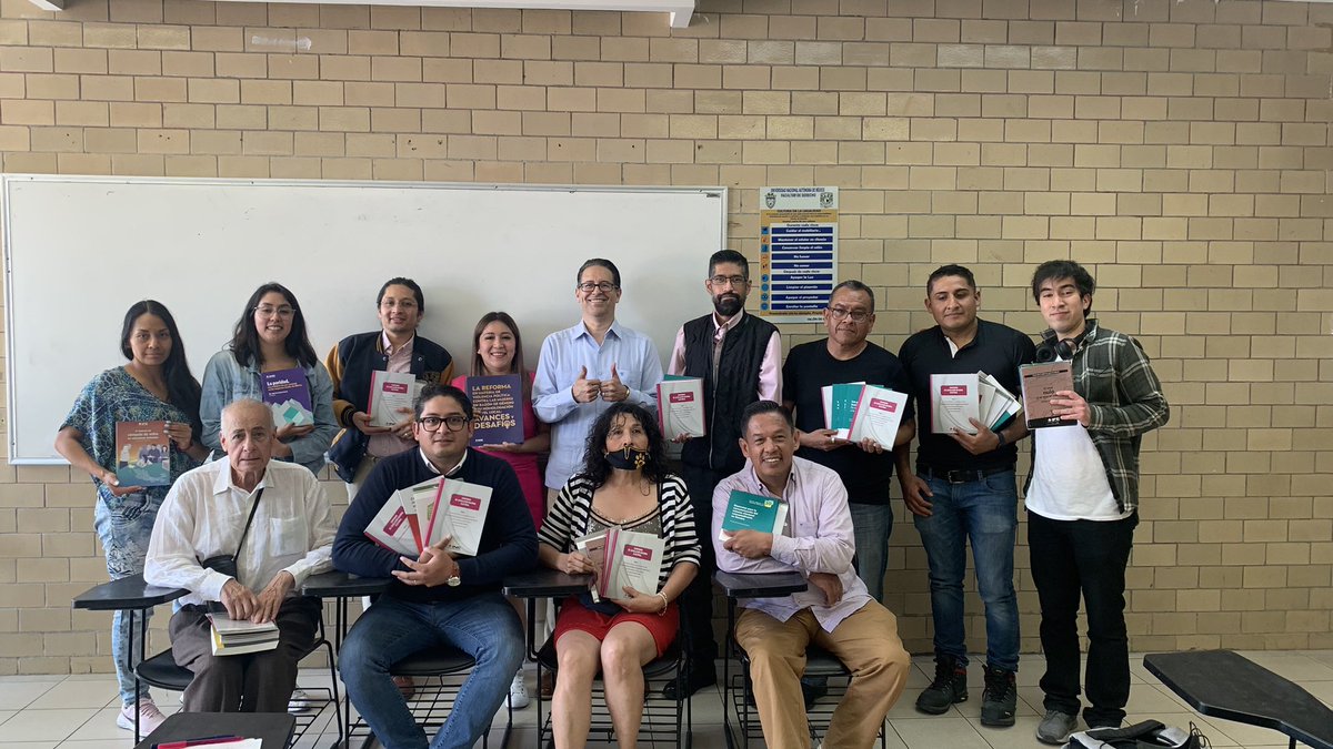 Gracias al @INEMexico (Biblioteca, DECEYEC y @olga_gonzalez_m) por amables donaciones de libros para mis alumnas y alumnos de @SUAYED_FCPYS @DerechoUNAMmx. #FomentoALaLectura #Difusion #NuevosPublicos