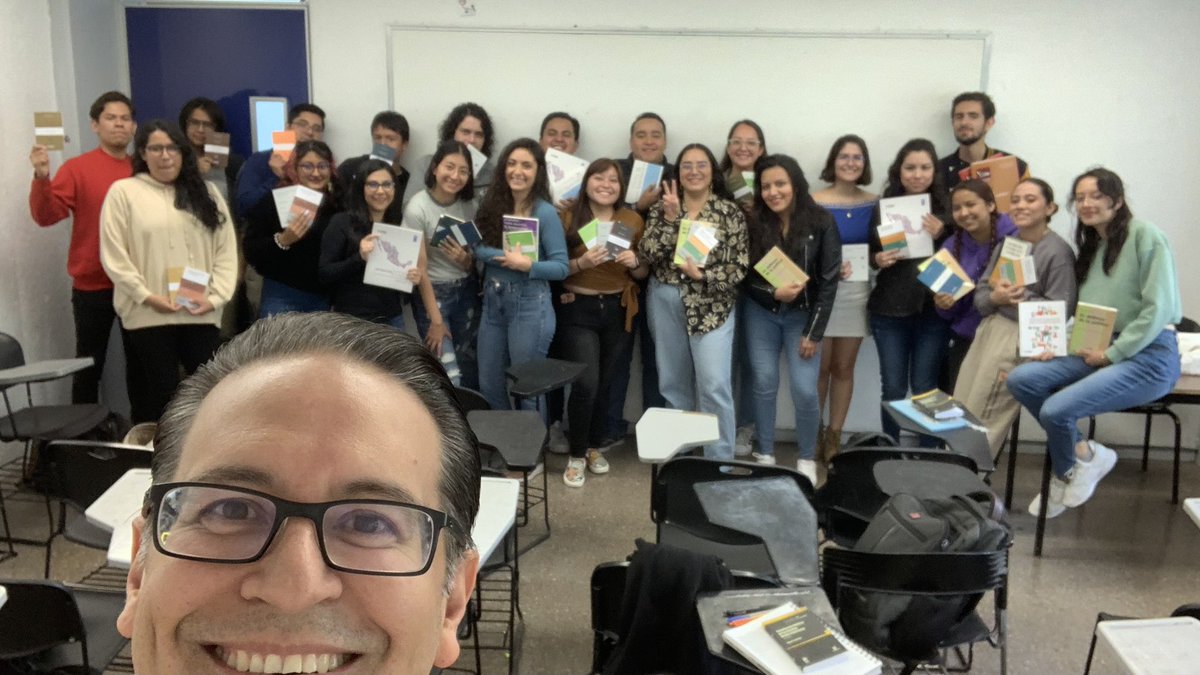 ElConsultor2's tweet photo. Gracias al @INEMexico (Biblioteca, DECEYEC y @olga_gonzalez_m) por amables donaciones de libros para mis alumnas y alumnos de @SUAYED_FCPYS @DerechoUNAMmx. #FomentoALaLectura #Difusion #NuevosPublicos https://t.co/jhvfCaRiqa
