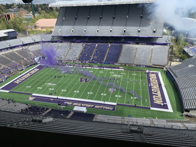 owentooelve's tweet photo. 2022 spring game           2023 spring game

11 wins and you can't even bring back the purple smoke? tragic. https://t.co/8mOLFhdrSn
