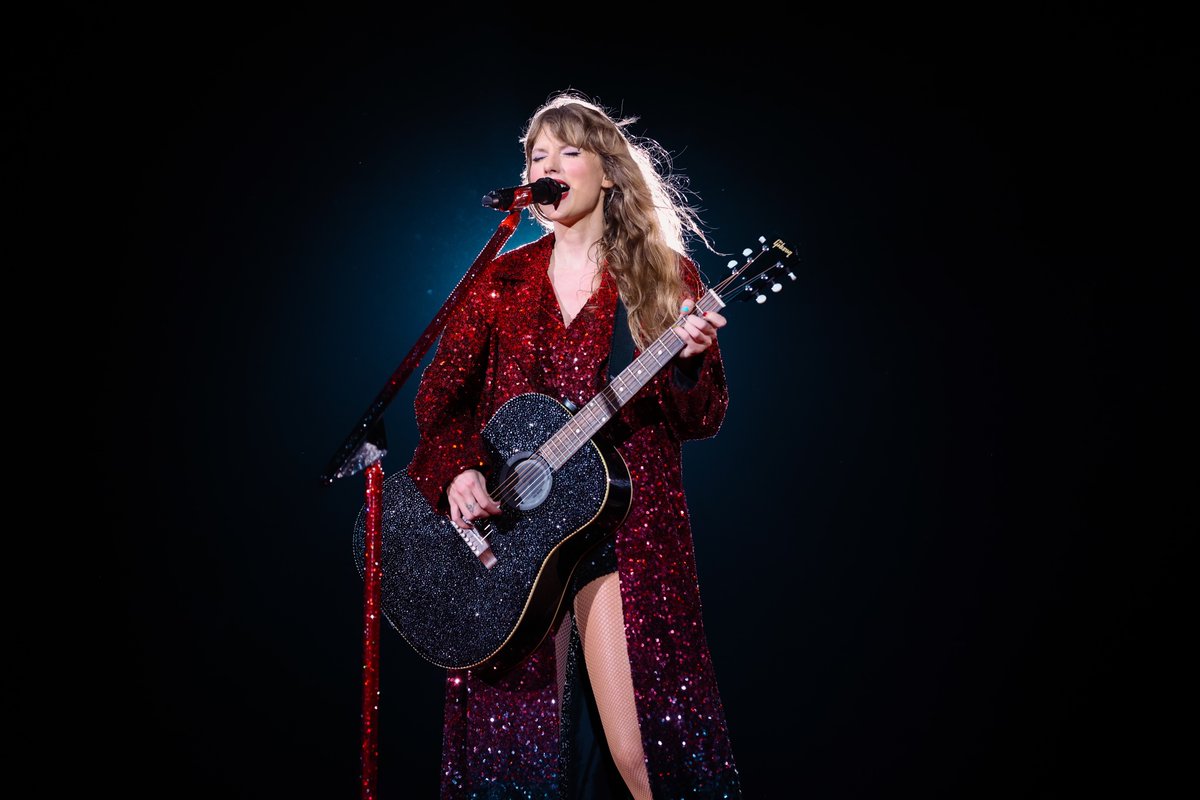 taylornation13 tweet picture
