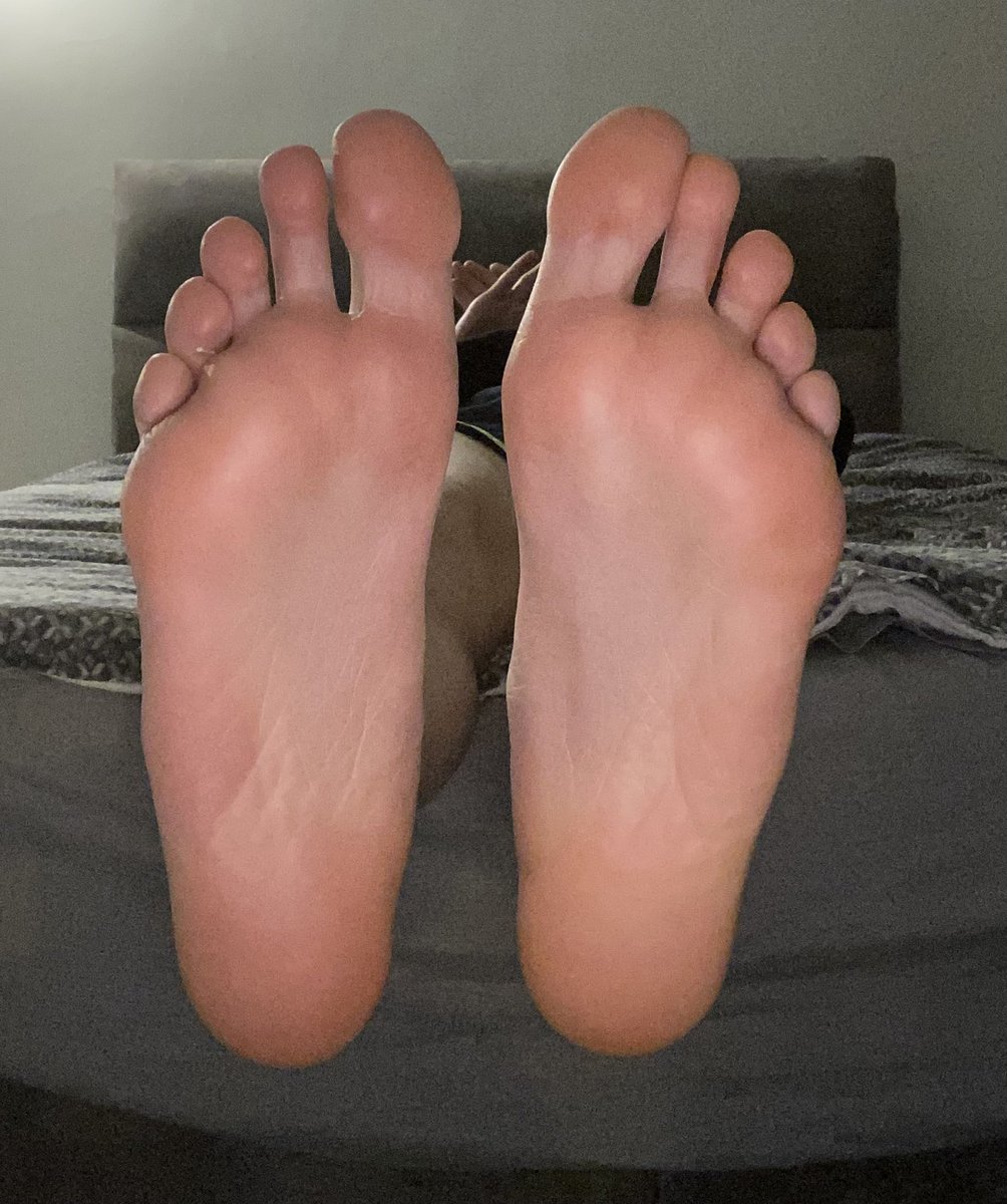 19Brandonmax's tweet photo. Long time no see 🍭😈🦶🏻 #fyp #feet #feet_lover #feet_pic https://t.co/niL5UTcjDt