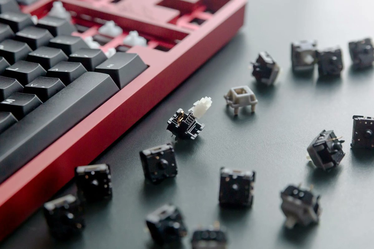 Pre-orders for the UHMknown linear switches are now open!

Designed by <a href="/GATERONOfficial/">GATERON</a> in collaboration with <a href="/divinikey/">Divinikey</a>, these switches have a more consistent feel thanks to a new UHMWPE stem mould!

Pre-orders are up until every unit is spoken for!
buff.ly/3opVWhm