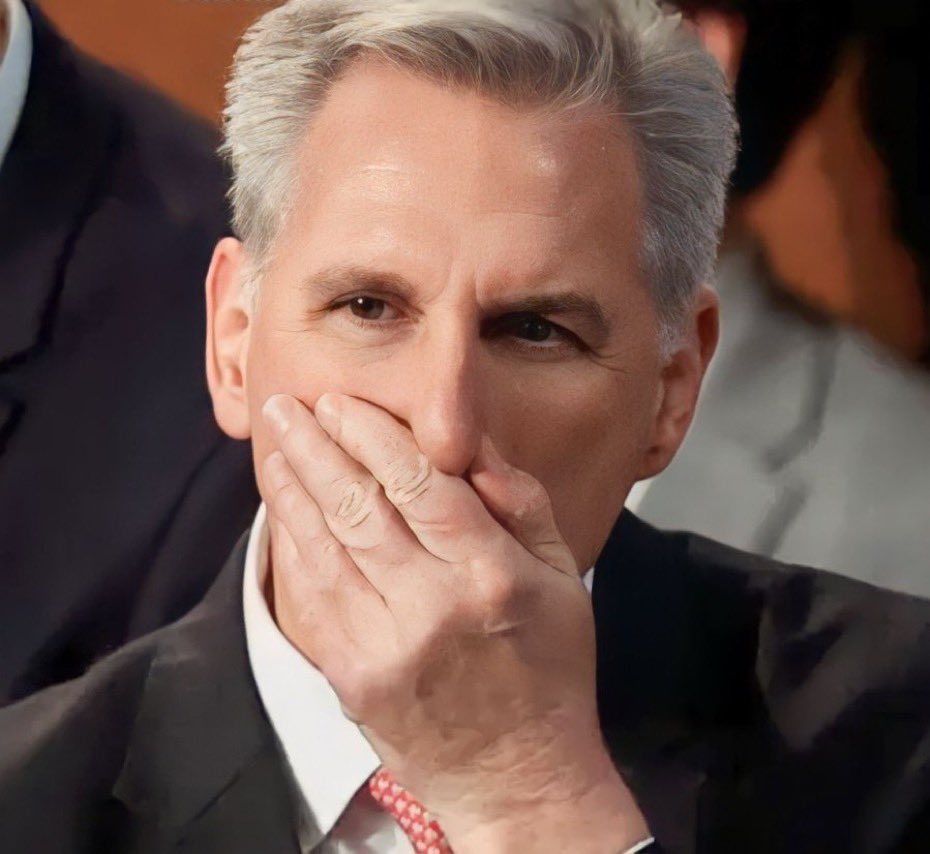 58bugeye's tweet photo. BREAKING
Kevin McCarthy proposes a budget plan that will CUT Veteran benefits by 22%

TWENTY TWO PERCENT!

Are you or a loved one a Veteran?  

How does this make you fell? https://t.co/jI0qeIJXa6