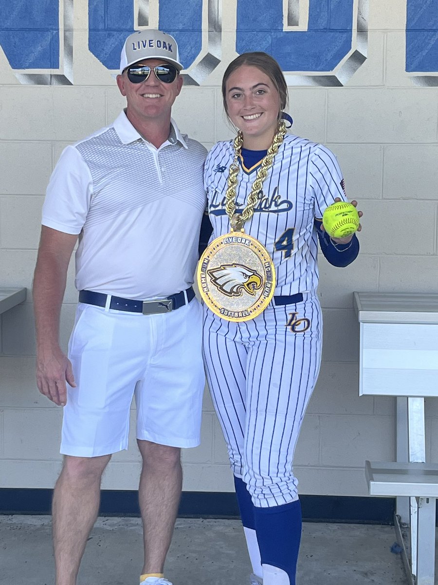 KayceBennett4's tweet photo. #24 and GOING TO STATE 
nothing feels better than going out and having fun like this #goeagles

Also thank you to the man that gave me power and unconditional love through this process!! 

@d1vision_sb @BigRockHawk @NataliePooleUSM @IzzyWerdann @Softball_La @liveoaksb_ https://t.co/SKafcFbuCG