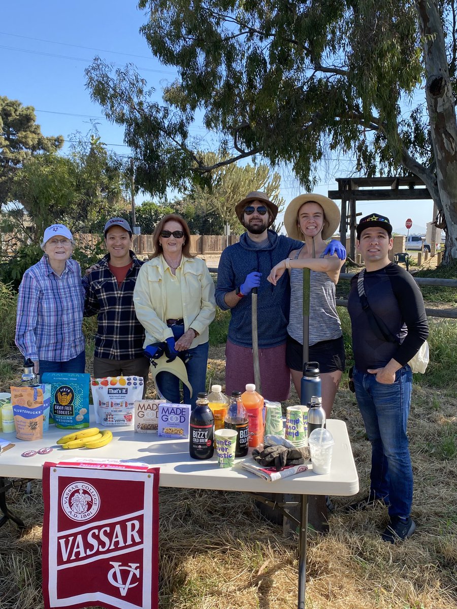 VassarClubSD's tweet photo. San Diego area alums and guests joined together for a community garden cleanup supporting #VassarServes and honoring Matthew Vassar’s legacy of service. ⁦@KevinTerryLee⁩ ⁦@FrancesCornwal1⁩ ���@brandon_stwrt⁩ https://t.co/u86671gNXM