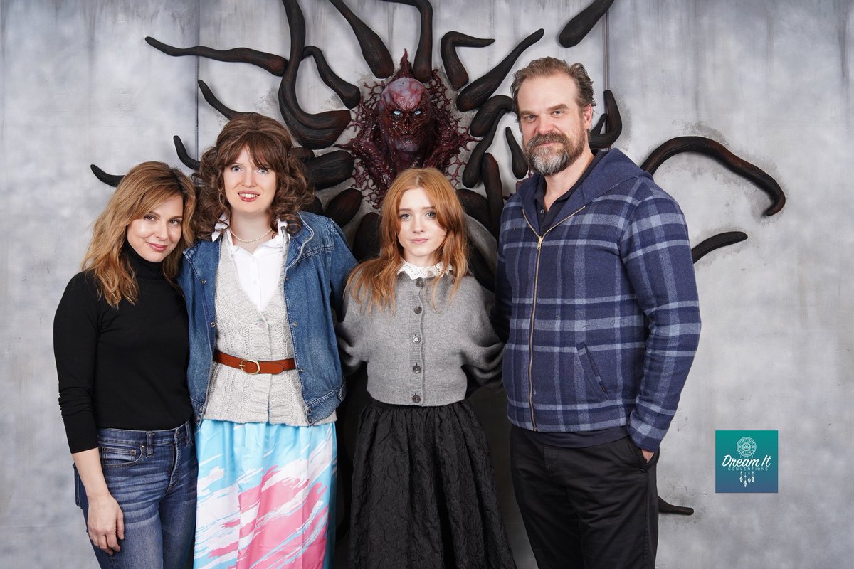 ~ 𝚂𝚝𝚛𝚊𝚗𝚐𝚎𝚛 𝚃𝚑𝚒𝚗𝚐𝚜 ~

Photo de groupe

#strangerthings #karenwheeler #wheeler #nancy #nancywheeler #carabuono #nataliadyer #davidharbour #hopper #upsidedown