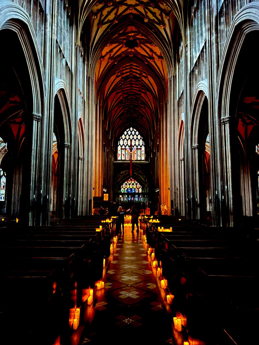 5amJones's tweet photo. A String Quartet Tribute to @taylorswift13 by candlelight @stmaryredcliffe 
#lovestory #enchanted #alltoowell #violin #fiddle #violonchello #viola #shadesofgreyincandlelight #scarf https://t.co/sctKFq0qZu