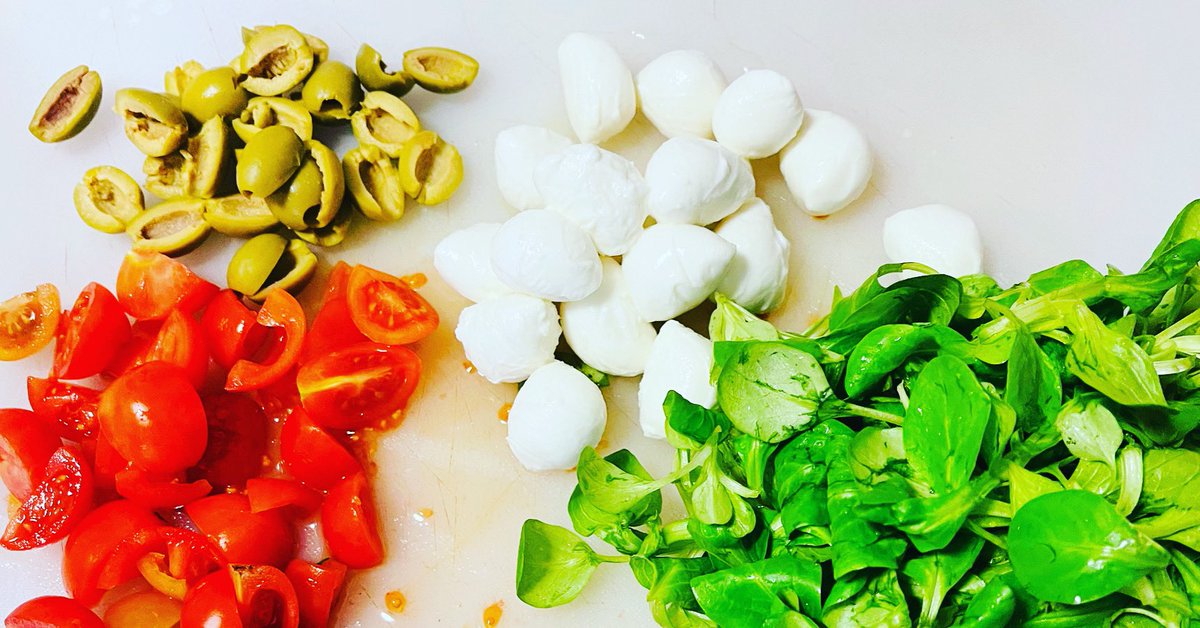 iamneelie09's tweet photo. Saturday mood!
#experimentinginthekitchen https://t.co/zhnXO3KVgJ