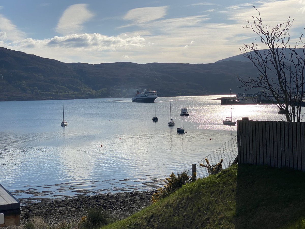 Watching the ferry from Stornoway dock on a beautiful evening in Ullapool.
<a href="/minchpilot/">Lewis Mackenzie</a> was this you this evening?