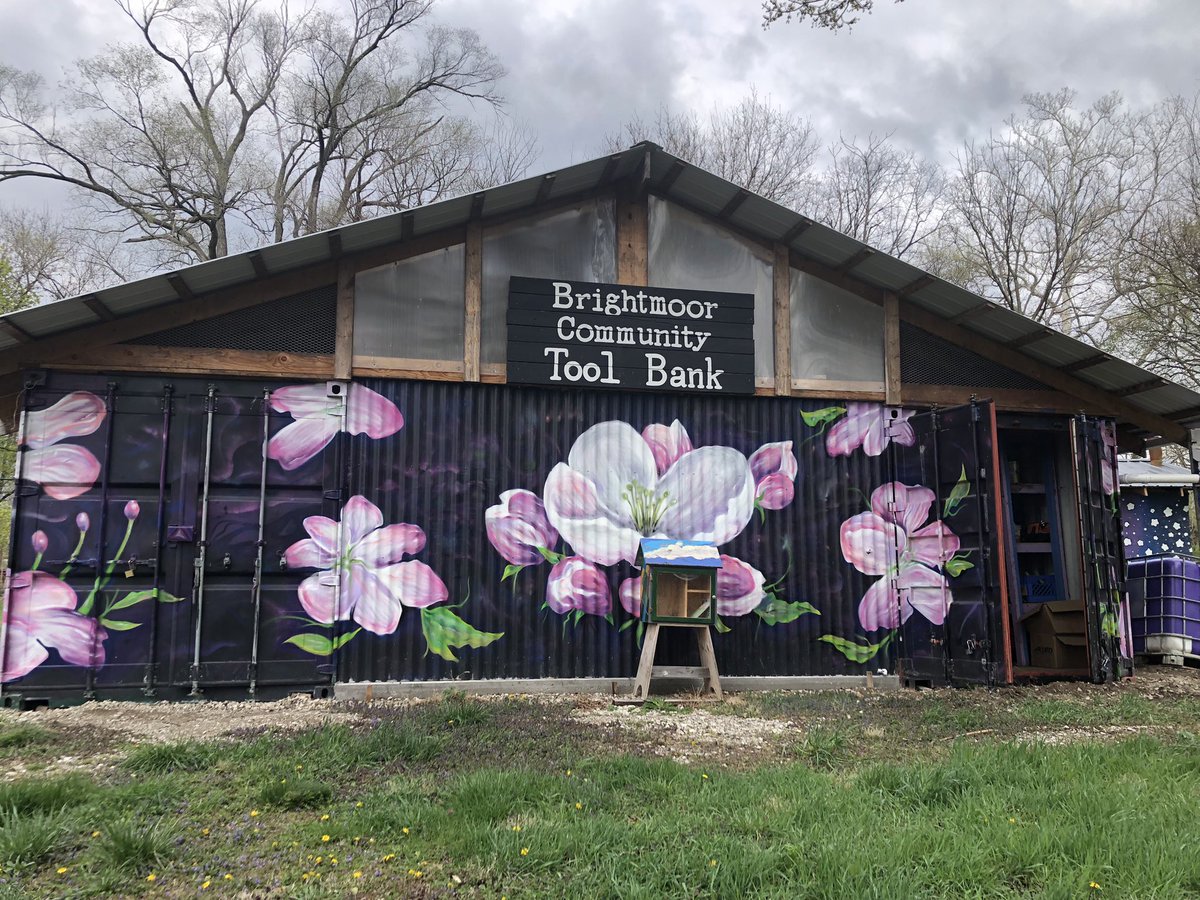 JenDenzin's tweet photo. I had a wonderful time spending #EarthDay2023 with @PouredOut 
Working with old and new friends on bringing clean water to communities is one of the best ways to spend a Saturday.
#SaturdayService https://t.co/hUpPlW8Hfq