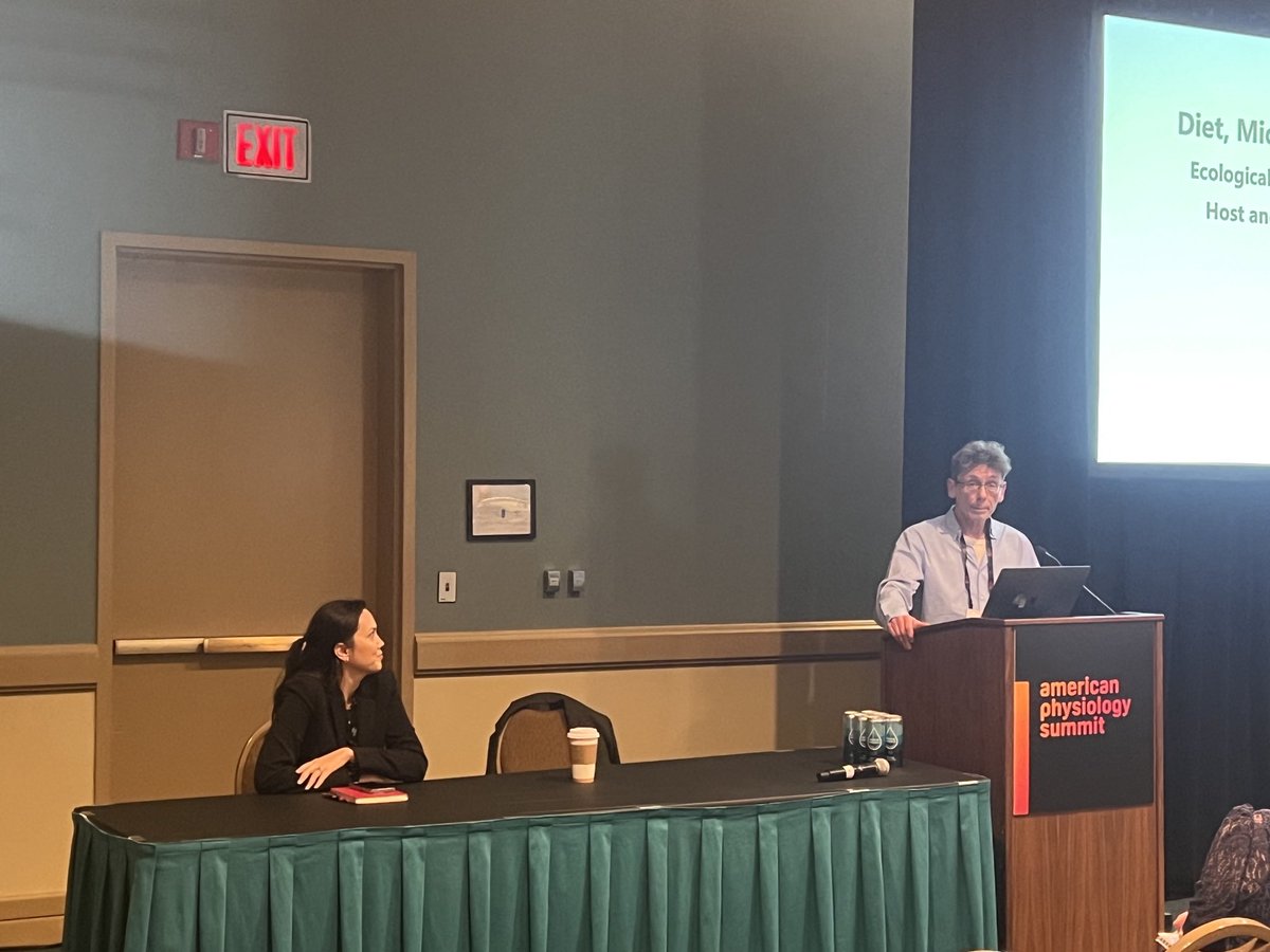 Lovely to see this ⁦@APSPhysiology⁩ Summit session on Gut & Endocrine crosstalk being chaired by my former trainee ⁦@stephaniejsking⁩ and one of my oldest friends in science ⁦@keely_stephen⁩. A great team 👏👏