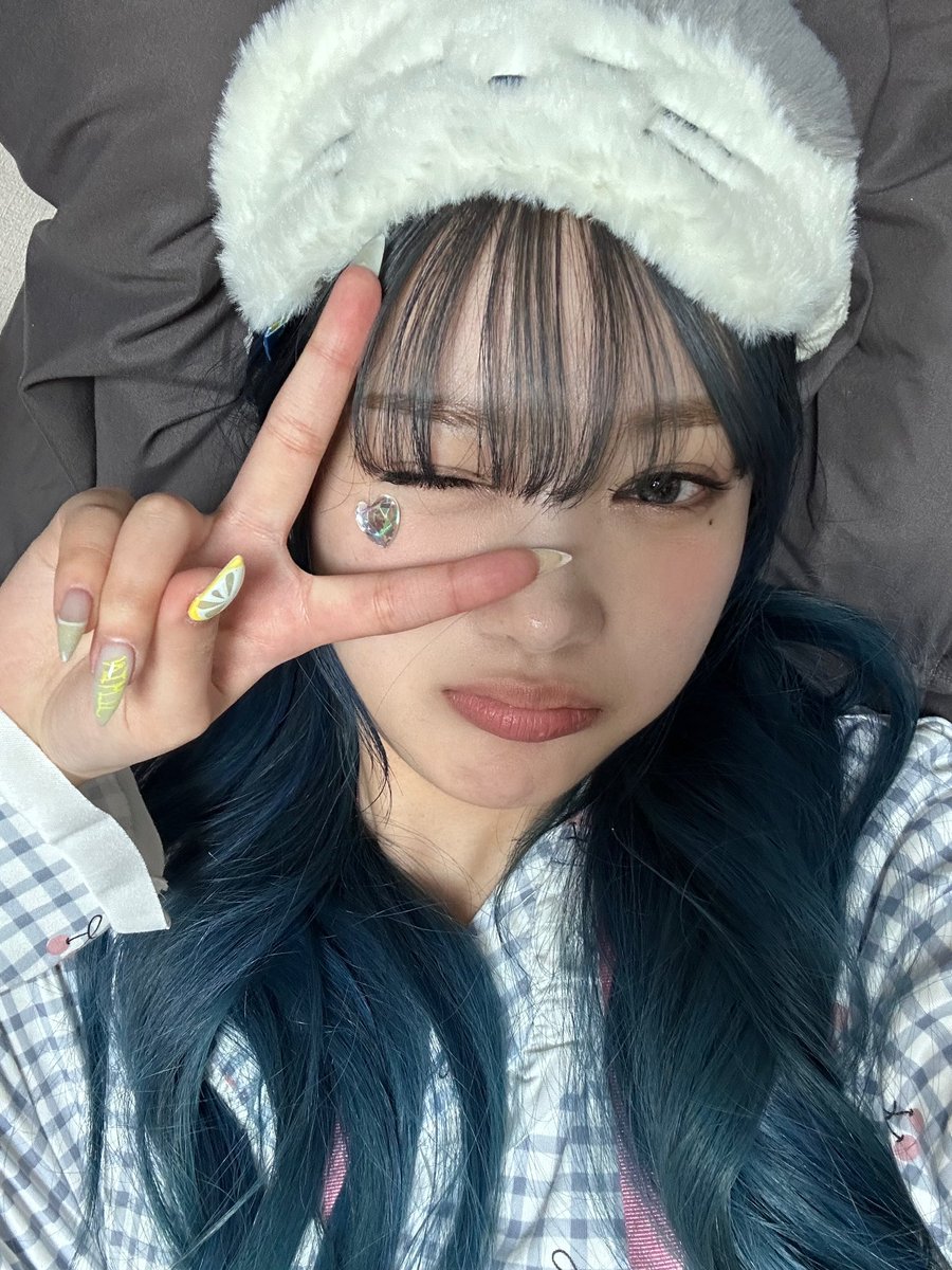 drmnthinking's tweet image. miso blue hair and her lil wink makes me so so happy. 

#드림노트 #Dreamnote @iMe_Dreamnote