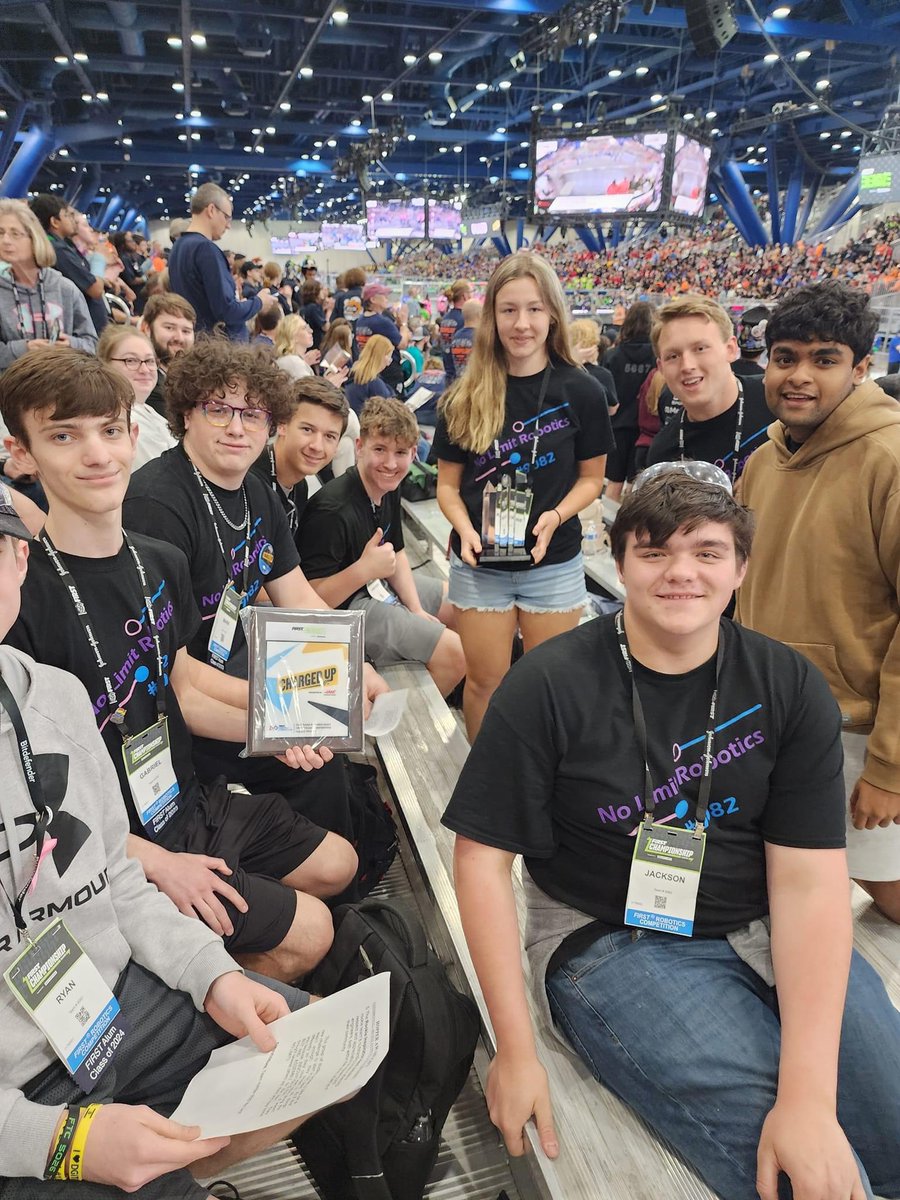 Congrats <a href="/PVSpartanPride/">PVHS</a> <a href="/FRCTeams/">FIRST Robotics Competition</a> team receiving rookie Inspiration Award at #firstchamp in Houston!  #iowastem.