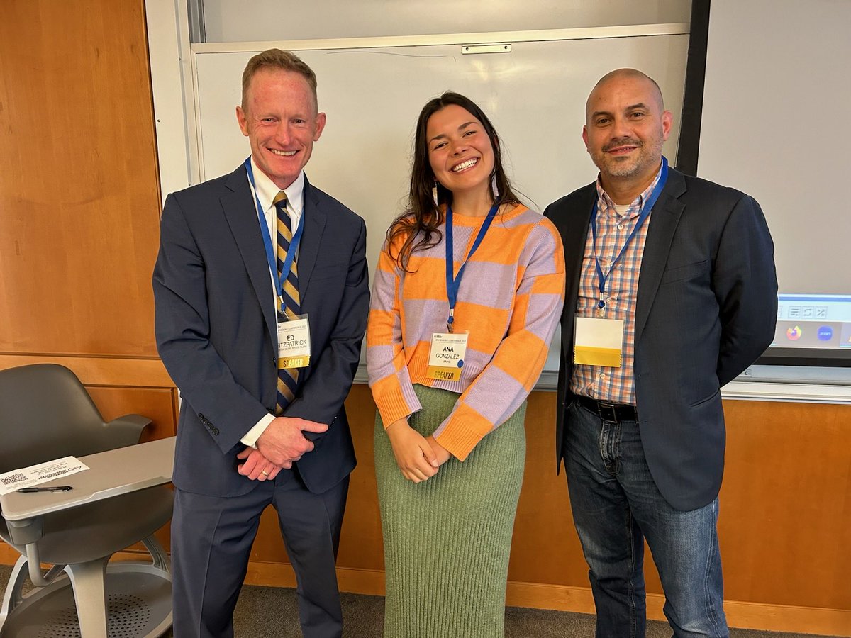 Had a fun discussion about podcasts at the ⁦<a href="/spjr1c/">SPJ Region 1 Conference</a>⁩ conference at <a href="/myrwu/">Roger Williams University</a> with Ana  Gonzalez and ⁦<a href="/carlosrvirgen/">Carlos Virgen</a>⁩