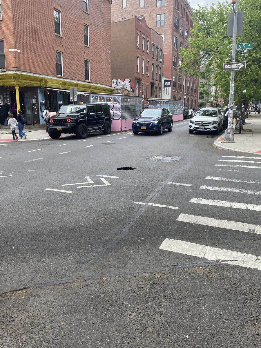 Meghan D. tweet media