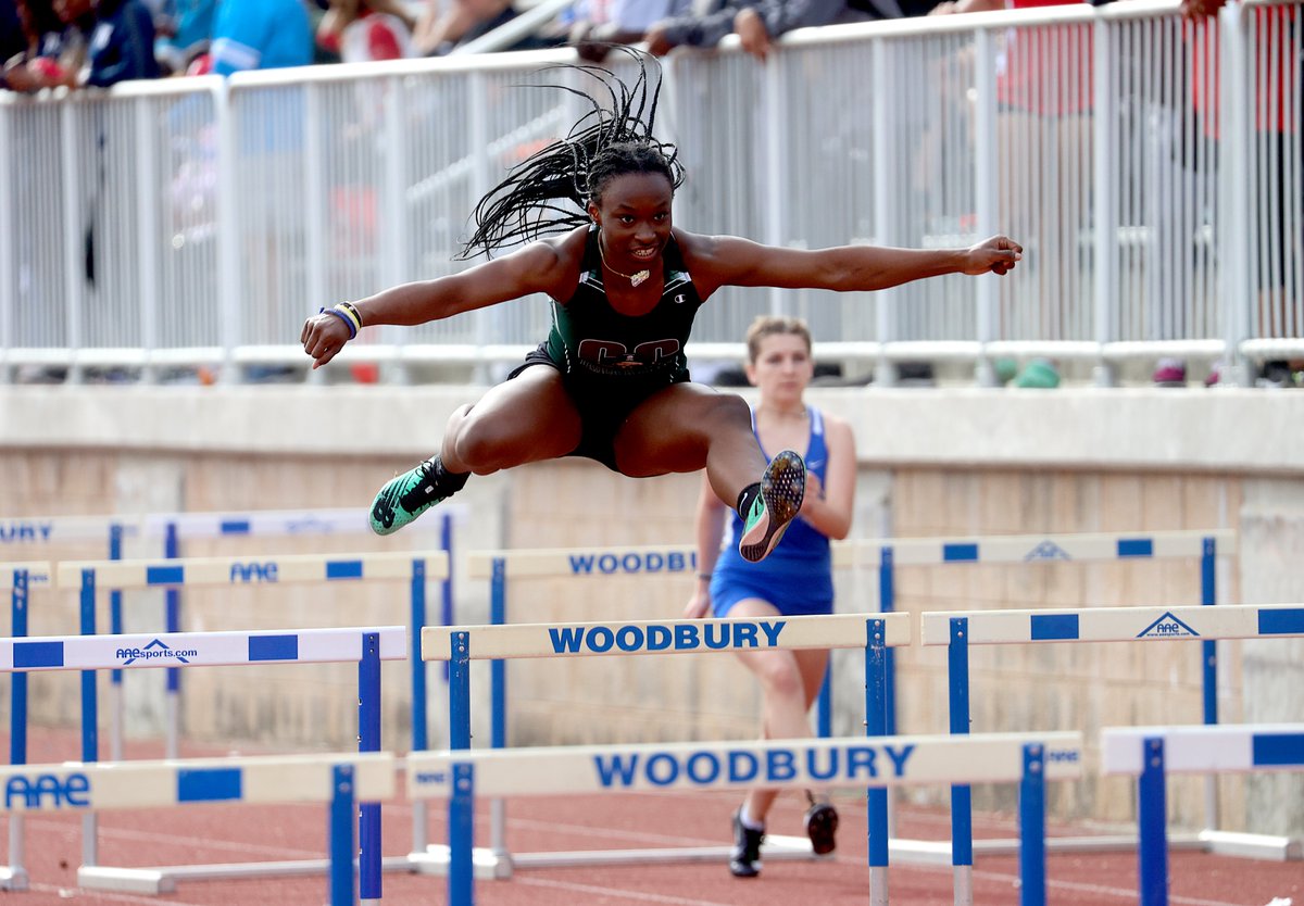 JerseyAlPhotos's tweet photo. Photos: Woodbury Relays https://t.co/G2bAwiCouF #track #andfield #running #trackandfield #woodburyrelays @WoodburyCitySch @HERD_ATHLETICS https://t.co/Uj7YMNXpQp