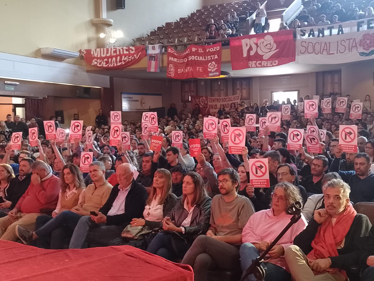 CePo1992's tweet photo. @FedeLifschitz @PSsantafe Por ahí no es, hijo de. https://t.co/f6fYmgZCYU