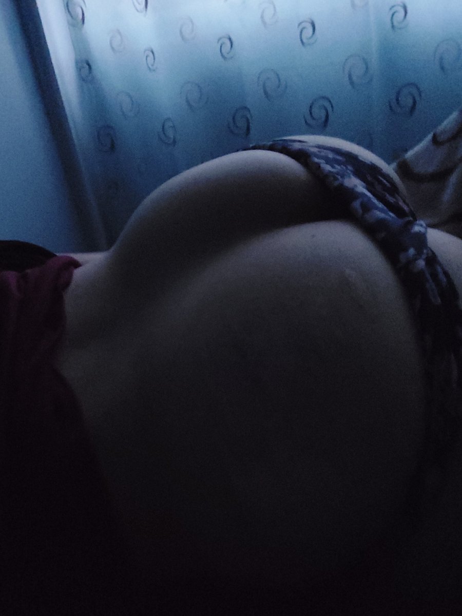 Cuantas nalgadas me darías?
onlyfans.com/honeey.bee24