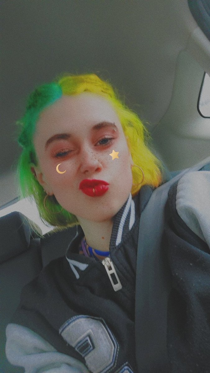 LokiPoe3's tweet photo. New hair who dis?💚 https://t.co/d5A0ta061j
