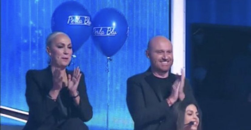eleonora_ulivi's tweet photo. il perla blu rimarrà per sempre famoso #amici20 #AMICI22 #perlablu https://t.co/7BDYm5OfXb