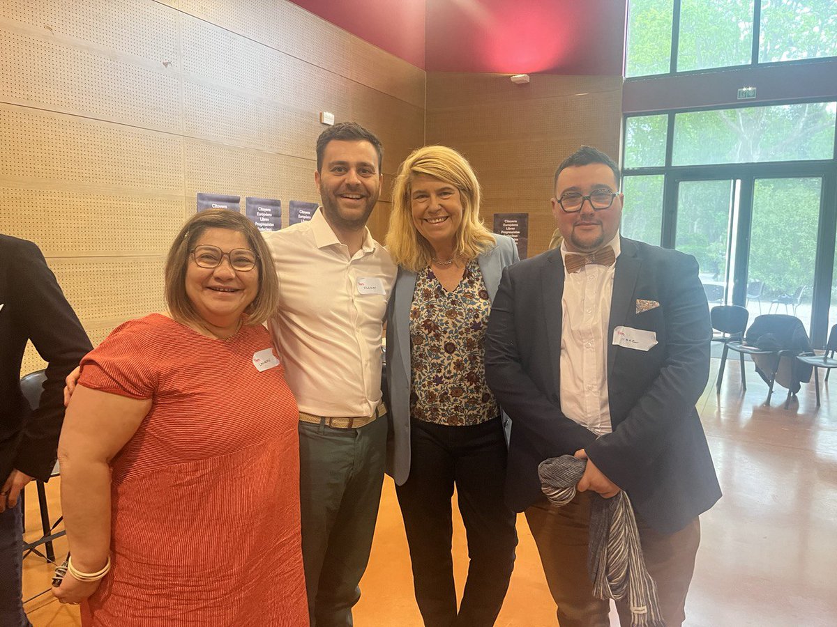 RenaissanceTarn's tweet photo. Retour en images📷 sur le séminaire #Occitanie de @Renaissance organisé à #Toulouges. Échanges avec @FaureDominique @ITolleret, formations, discussions politiques et convivialité.
Le parti le plus décentralisé de France avait vraiment l'accent du sud-ouest aujourd'hui ! 🇫🇷🇪🇺 https://t.co/BHVfS8loZx