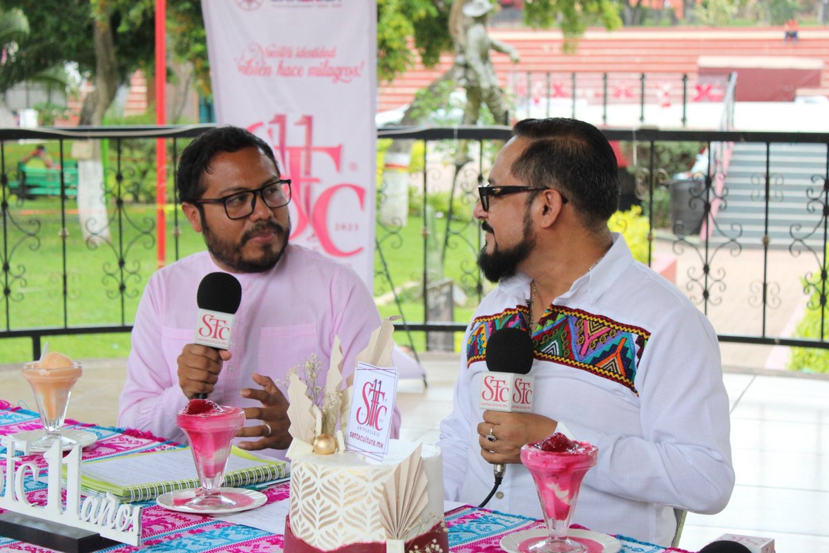 santacultura's tweet photo. Entrevistamos a Levy Méndez, #nevero tradicional y a Víctor Eslí Mendoza, quien como titular de la Dirección de Educación, Cultura y Deporte de #Zaachila, nos platica de su trabajo en esta comunidad. 
https://t.co/r7x2xTuSKE
@MpioZaachila 
Santa Cultura suena, se ve y se lee https://t.co/gervVhsovk