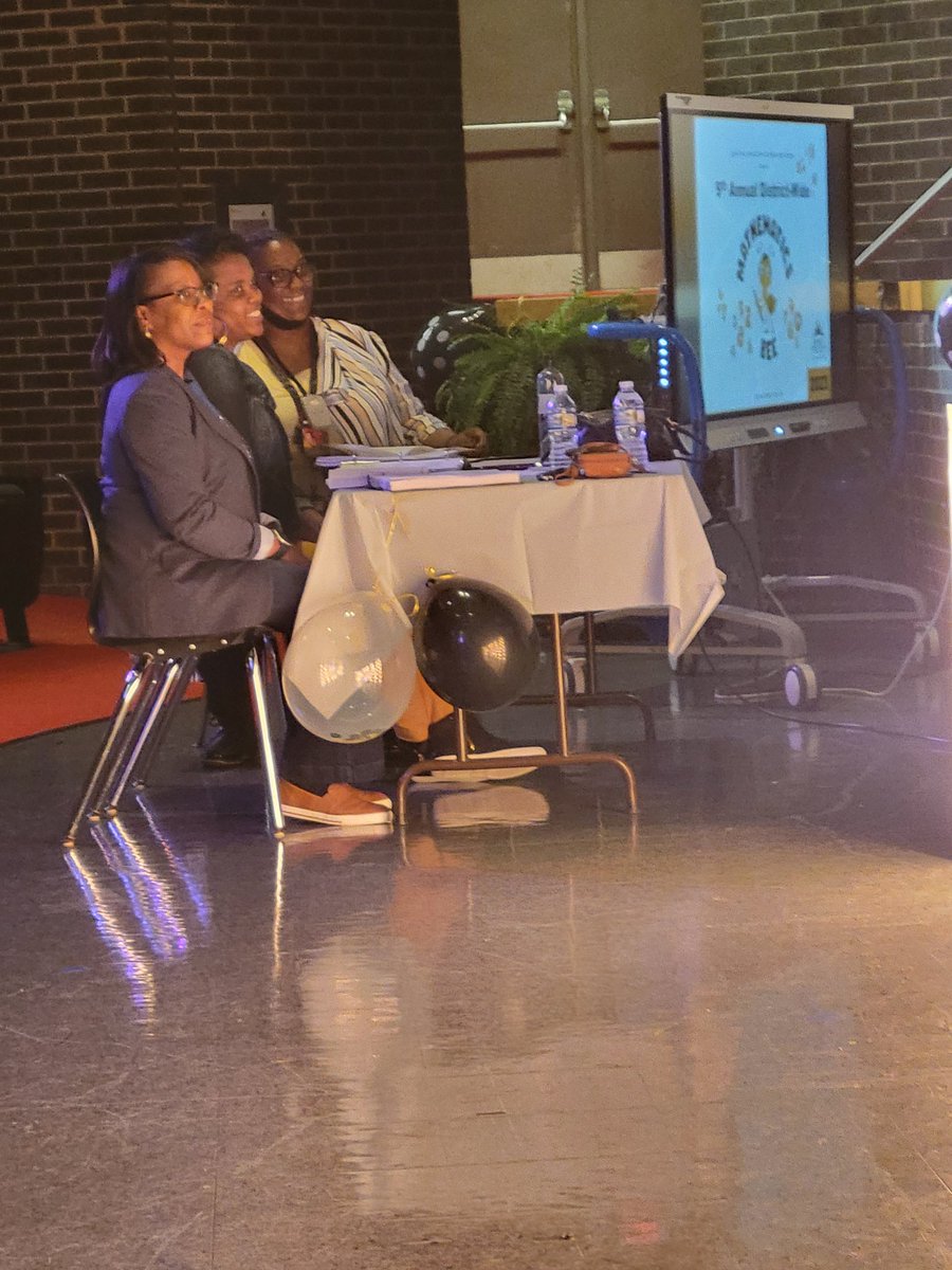 We are back!!! We have reemerged!!! The 9th Annual <a href="/Detroitk12/">DPSCommunityDistrict</a> Mathematics Bee was MATHTASTIC❤️Our kids came ready and did not disappoint. Kudos to everyone who made this event a success! #DPSCDProud <a href="/DTaylorSantiago/">TaylorSantiago</a> <a href="/MonieLuvsMath/">Simone Extraordinaire 🙋🏽‍♀️</a> <a href="/MrsCMValentine/">CValentine</a> <a href="/DPSCDCurriculum/">DPSCD- Curriculum & Instruction</a> @thawk241