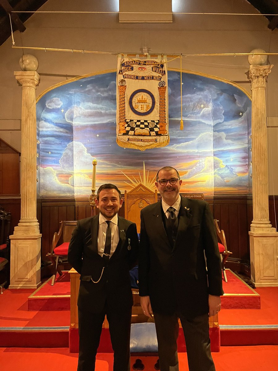 WBroDarrenB's tweet photo. Enjoyed a great meeting and festive board @of_8333 today. St George’s day theme with some keen if raucous singing. @westkentmasons #freemasonry https://t.co/cuTbhzUMYk