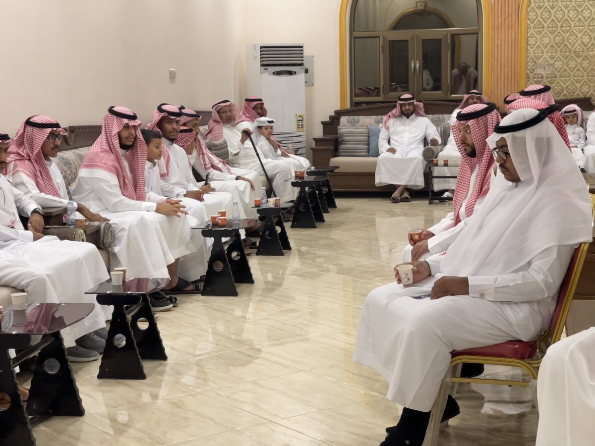 Buhlayem_F's tweet photo. 📸 | في ثاني أيام #عيد_الفطر_المبارك .. أسرة بوحليّم تحتفي بالعيد السعيد https://t.co/GYYMLC6K9c