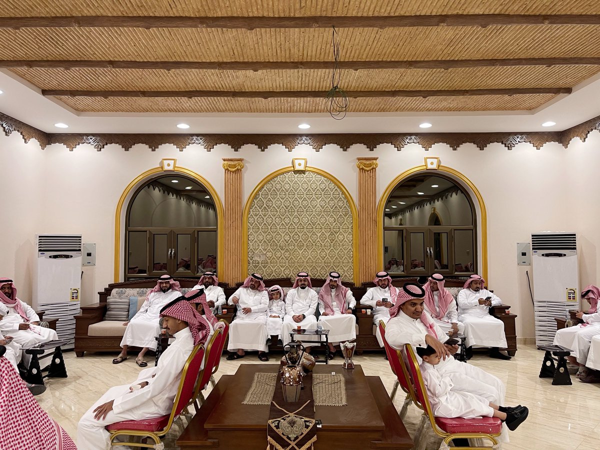 Buhlayem_F's tweet photo. 📸 | في ثاني أيام #عيد_الفطر_المبارك .. أسرة بوحليّم تحتفي بالعيد السعيد https://t.co/GYYMLC6K9c