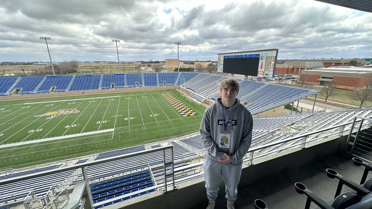 Had an amazing time <a href="/GoJacksFB/">SDSU Football</a> thanks <a href="/CoachBobbit/">Jesse Bobbit</a> for having me out here for the spring game, can wait to be back in the summer! <a href="/CoachBibbs52/">Jalon Bibbs</a> <a href="/CoachRRouse/">Robbie Rouse</a> @SDSURogers3 <a href="/CoachBigPete/">Peter "Coach Big Pete" Leinweber</a>