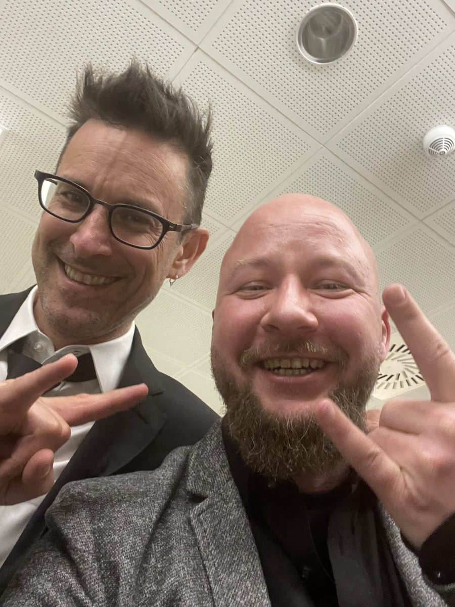 MGoetzelmann's tweet photo. Back in Bielefeld! Celebrating the #koselleck100 with @ekleinberg! Rock on! 
@ConHistCon @GeTheorie @sfb_comparing @JumbosClownRoom @ZiF_Bi https://t.co/HrzZ4CdCXV