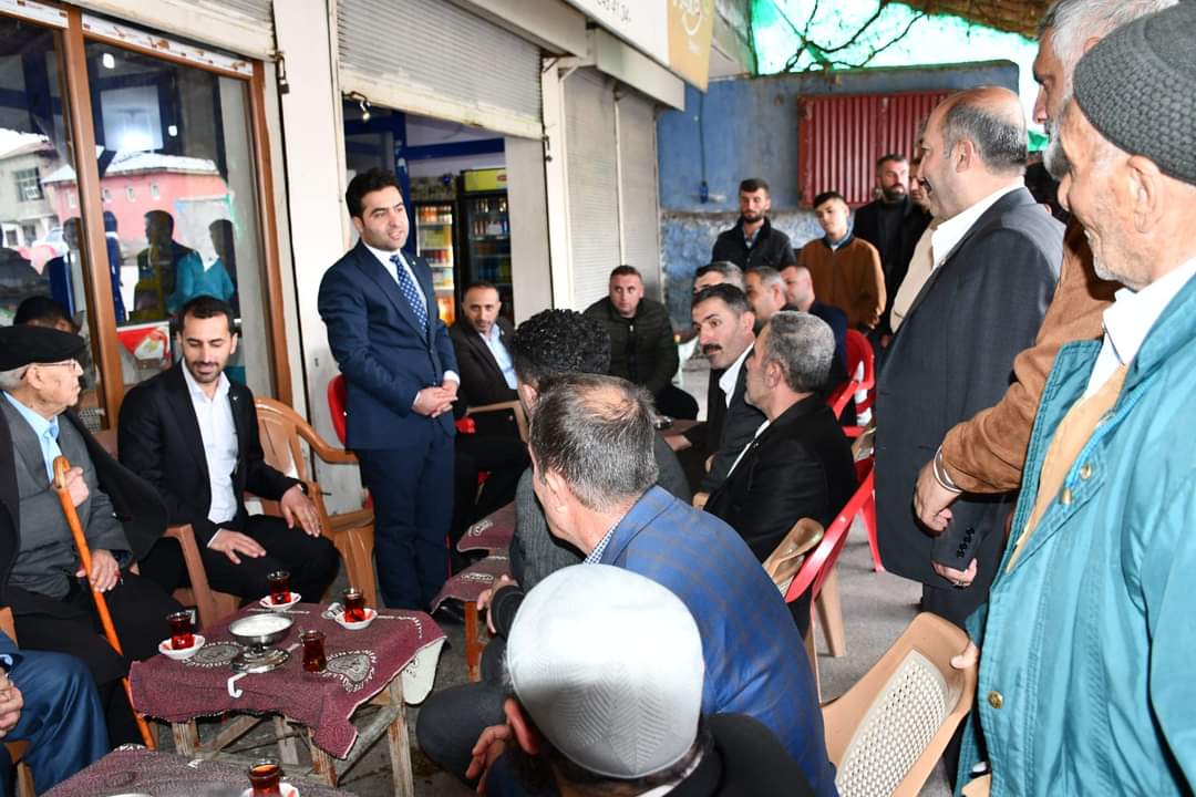 hakkibulut49's tweet photo. 📍 Karaağaç'tayız.

İl Başkanımız Kerem Şen, Mv. Adayımız İrfan Çelik ve parti teşkilatımız, dostlarımı ile beraber Karaağaç beldemizi ziyaret edip bayramlaştık.

İlgi ve alakalarından dolayı Belediye başkanı Suphi Bayramoğlu ve belde sakinlerine teşekkür ederiz. https://t.co/rTk8yRcsQW