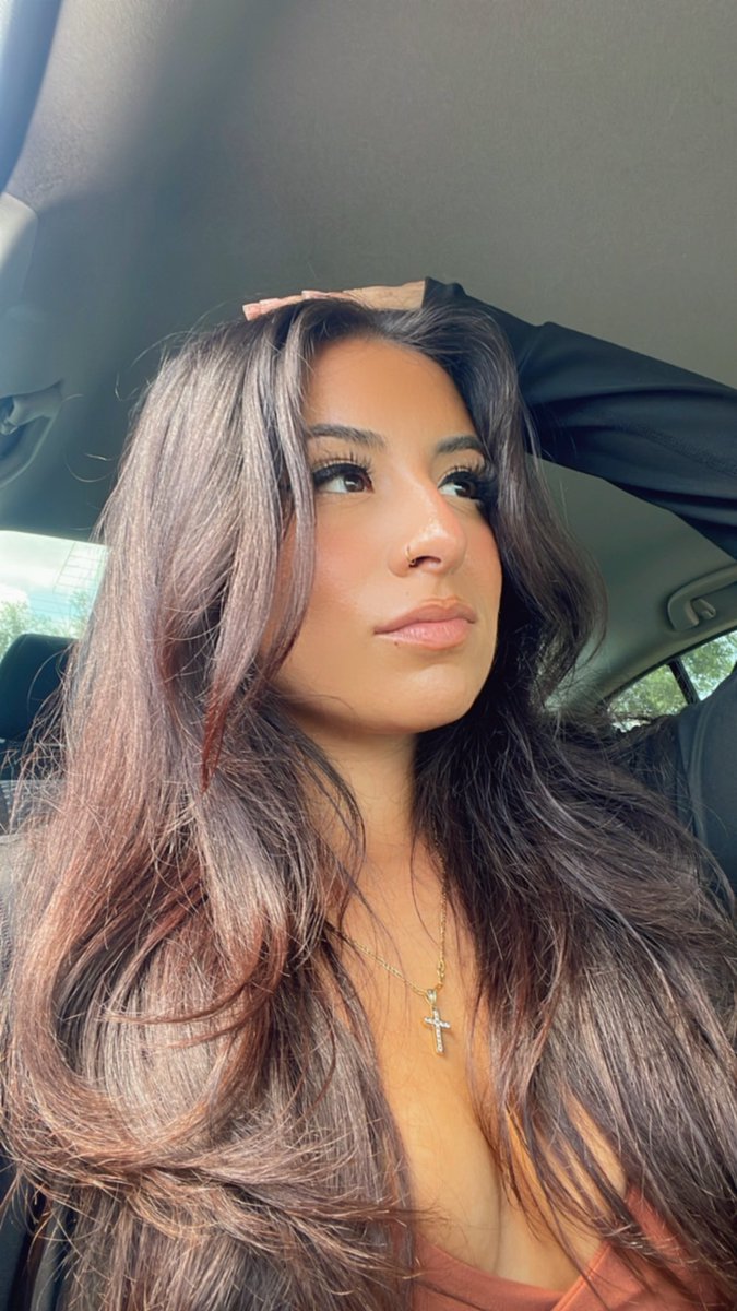 Nicari 🤍 on Twitter: "Hiiiiiiii http://twitch.tv/Nicari"