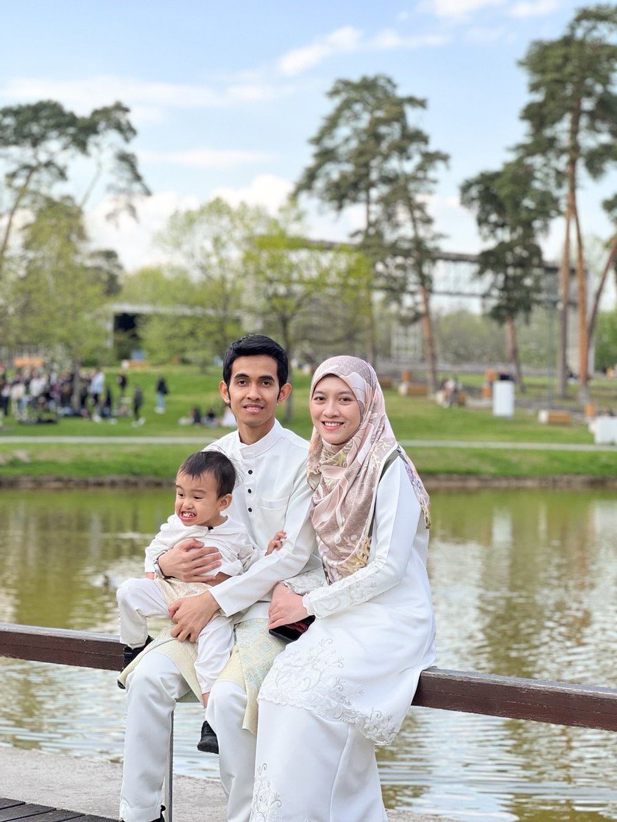 fiqdin96's tweet photo. 𝑺𝒆𝒍𝒂𝒎𝒂𝒕 𝑯𝒂𝒓𝒊 𝑹𝒂𝒚𝒂 𝑨𝒊𝒅𝒊𝒍𝒇𝒊𝒕𝒓𝒊, 𝑴𝒂𝒂𝒇 𝒁𝒂𝒉𝒊𝒓 𝒅𝒂𝒏 𝑩𝒂𝒕𝒊𝒏✨ https://t.co/B4iNuwLlSl