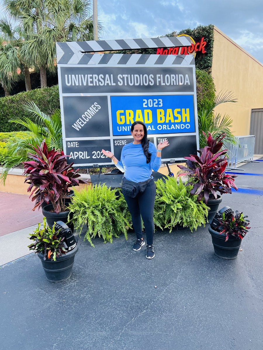 MrsRoop1's tweet photo. @FHH_FalconFury Class of 2023 had a blast at GradBash 2023! Had such a fun time and I am so proud of my students! #classsponsor #universalstudios https://t.co/RI6PT1k4tK