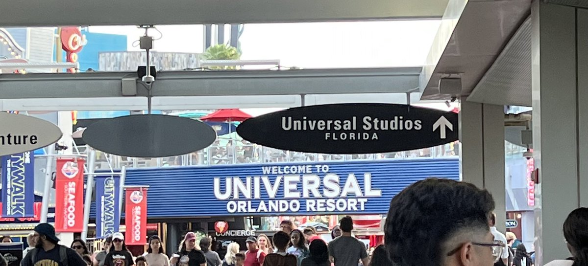 MrsRoop1's tweet photo. @FHH_FalconFury Class of 2023 had a blast at GradBash 2023! Had such a fun time and I am so proud of my students! #classsponsor #universalstudios https://t.co/RI6PT1k4tK