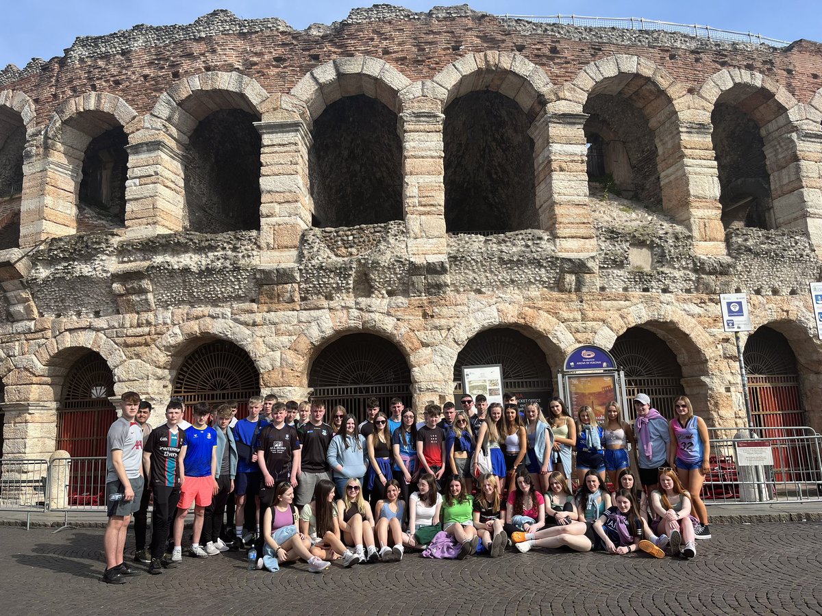 Our TY’s and LCA’s enjoyed a fantastic first day on their trip to Italy. Students toured Verona, visiting Juliet’s House and Verona Arena.