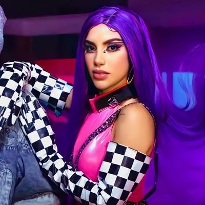 KimLoaizaCity's tweet photo. Los mejores debuts de Kim Loaiza en Spotify.

1. Bye Bye — 1M
2. Kitty — 842k (New)
3. Me perdiste — 700K
4. Devoto — 460k
5. Mejor Sola — 443k https://t.co/FfOkLqp3uP