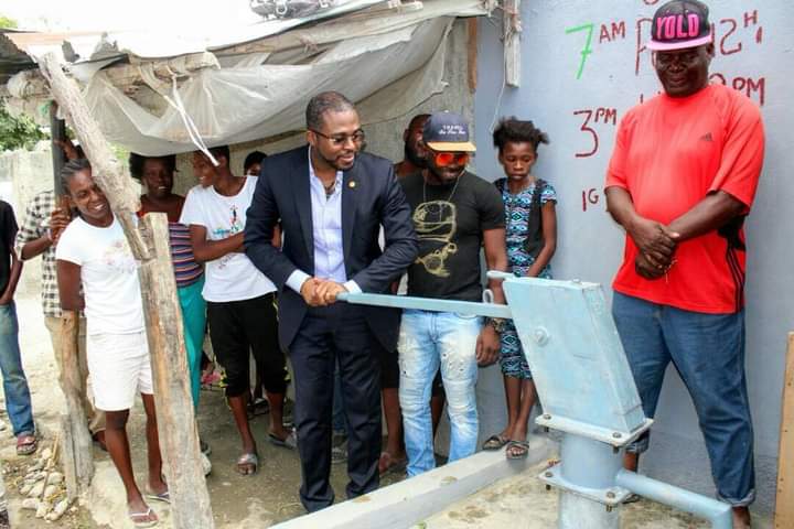 JoubertJoseph3's tweet photo. 22 avril 2018- 22 avril 2023, sa fè 5 lane depi @CalebDesrameaux ki te depite Tabarre alepòk te inogire yon ponp dlo. Nou pa gen dwa bliye. #Haiti #DevwaMemwa https://t.co/39yDVF9CWE