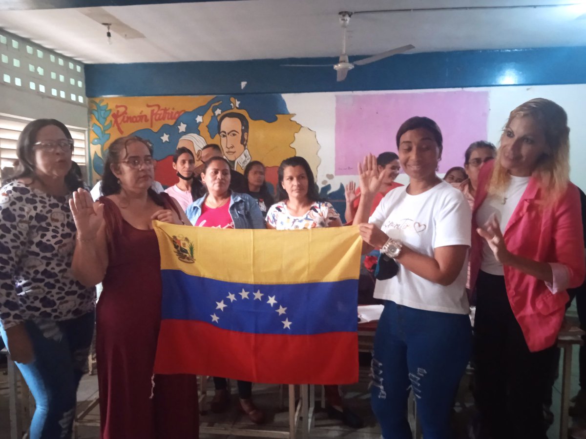 Klelia67's tweet photo. @UNEMCRISTOBALR1 hoy 22/04/2023 elección, Juramentación y lanzamiento del movimiento pedagógico Nacional Robinsoriano por una Educación de calidad de futuro @UtguUnem @SomosUnem  @UnemsrUnemsr1 @Klelia67 @recr_urd @pastoranacary @utgumiranda @rosabecerra3 https://t.co/w0FQMFINwU