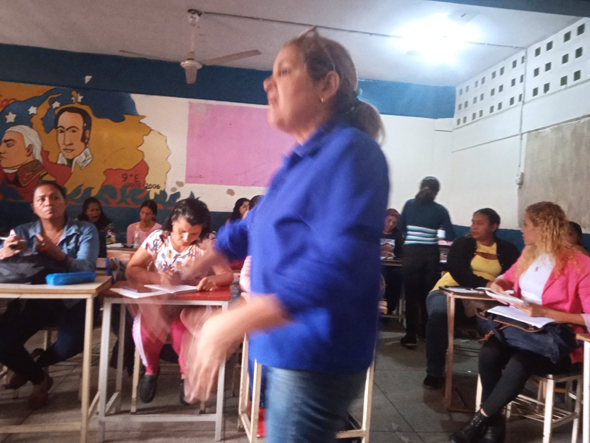 Klelia67's tweet photo. @UNEMCRISTOBALR1 hoy 22/04/2023 elección, Juramentación y lanzamiento del movimiento pedagógico Nacional Robinsoriano por una Educación de calidad de futuro @UtguUnem @SomosUnem  @UnemsrUnemsr1 @Klelia67 @recr_urd @pastoranacary @utgumiranda @rosabecerra3 https://t.co/w0FQMFINwU