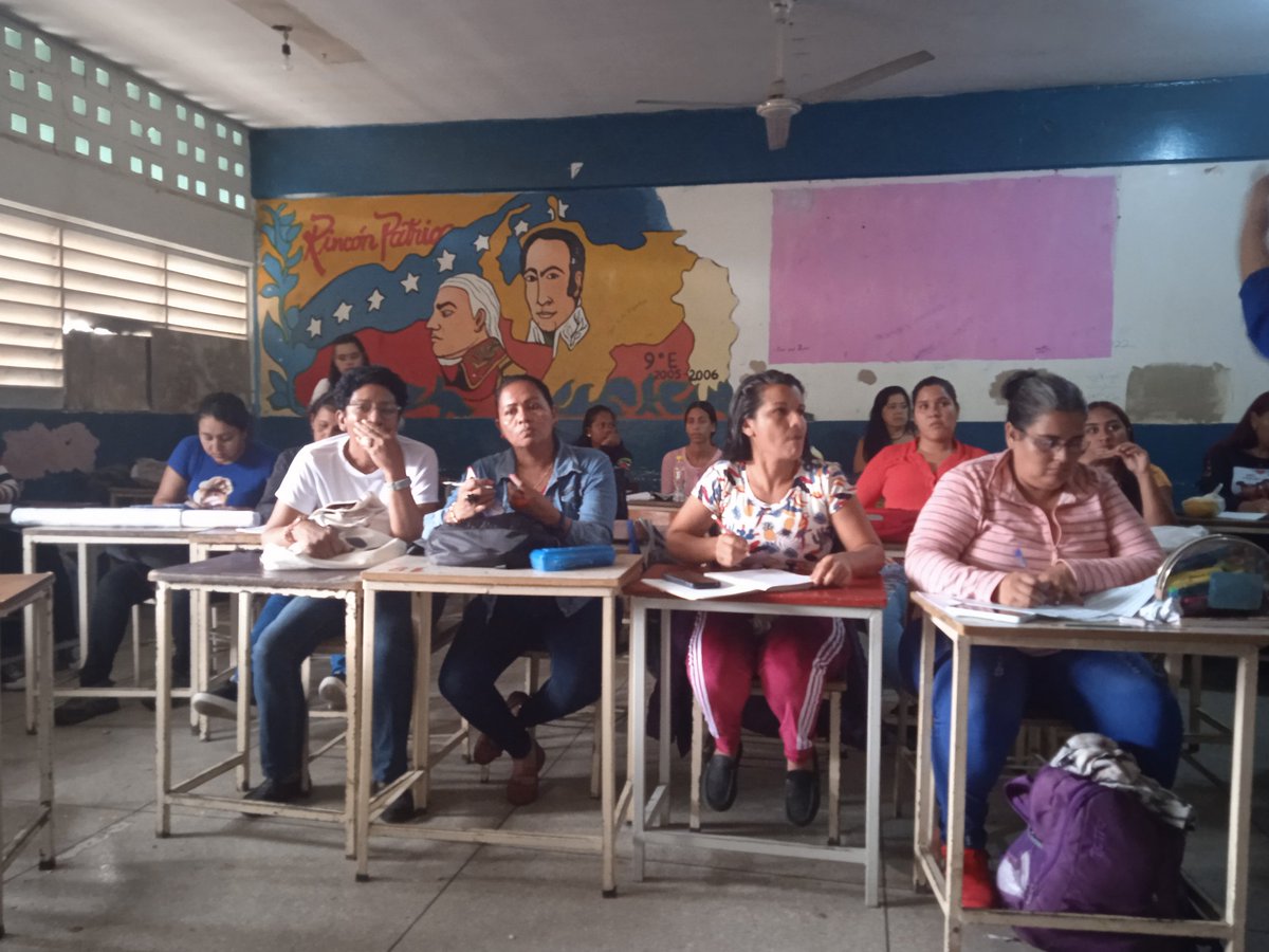 Klelia67's tweet photo. @UNEMCRISTOBALR1 hoy 22/04/2023 elección, Juramentación y lanzamiento del movimiento pedagógico Nacional Robinsoriano por una Educación de calidad de futuro @UtguUnem @SomosUnem  @UnemsrUnemsr1 @Klelia67 @recr_urd @pastoranacary @utgumiranda @rosabecerra3 https://t.co/w0FQMFINwU