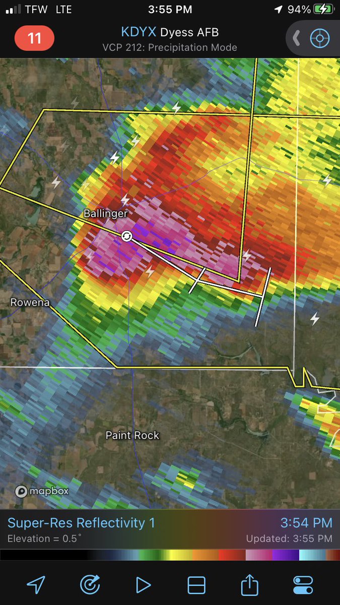 wheelieweather's tweet photo. Windshields have been lost with this one Southeast of #Ballinger Texas. Tennis ball sized hail. The rotation is trying to get organized too may go Tornado warned shortly. This would not be one to drive in if you weren’t chasing and didn’t have to. #txwx #wxtwitter https://t.co/x0ZbieQsZJ