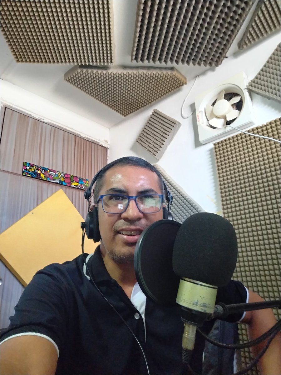 elvispayaresm's tweet photo. ⏺️🎙️ #voice #voiceover #audioproduccion #sonido #digitalsound #barranquilla #homestudio 💪🎶💥 https://t.co/ngkve3MU3a