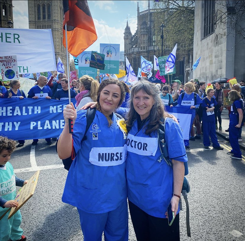 PwSiobhan's tweet photo. Amazing turn out today. Apparently estimates from the police was approx 90k #TheBigOne #UniteToSurvive #EarthDay #planetaryhealthhub 💚💪 https://t.co/Ddai0iAAsS